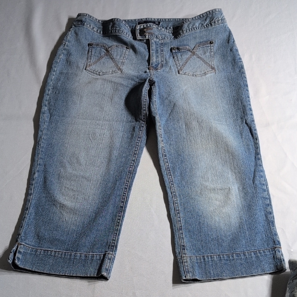 SO Blue Ankle Cropped Jeans with Relaxed Fit